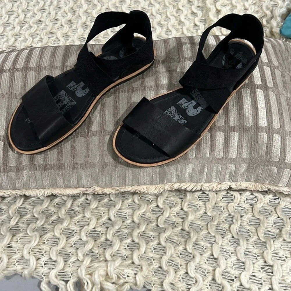 Sorel Black Sporty Ella III Ankle Strap Flat Sandals with Cushioned Footbed - Picture 10 of 10